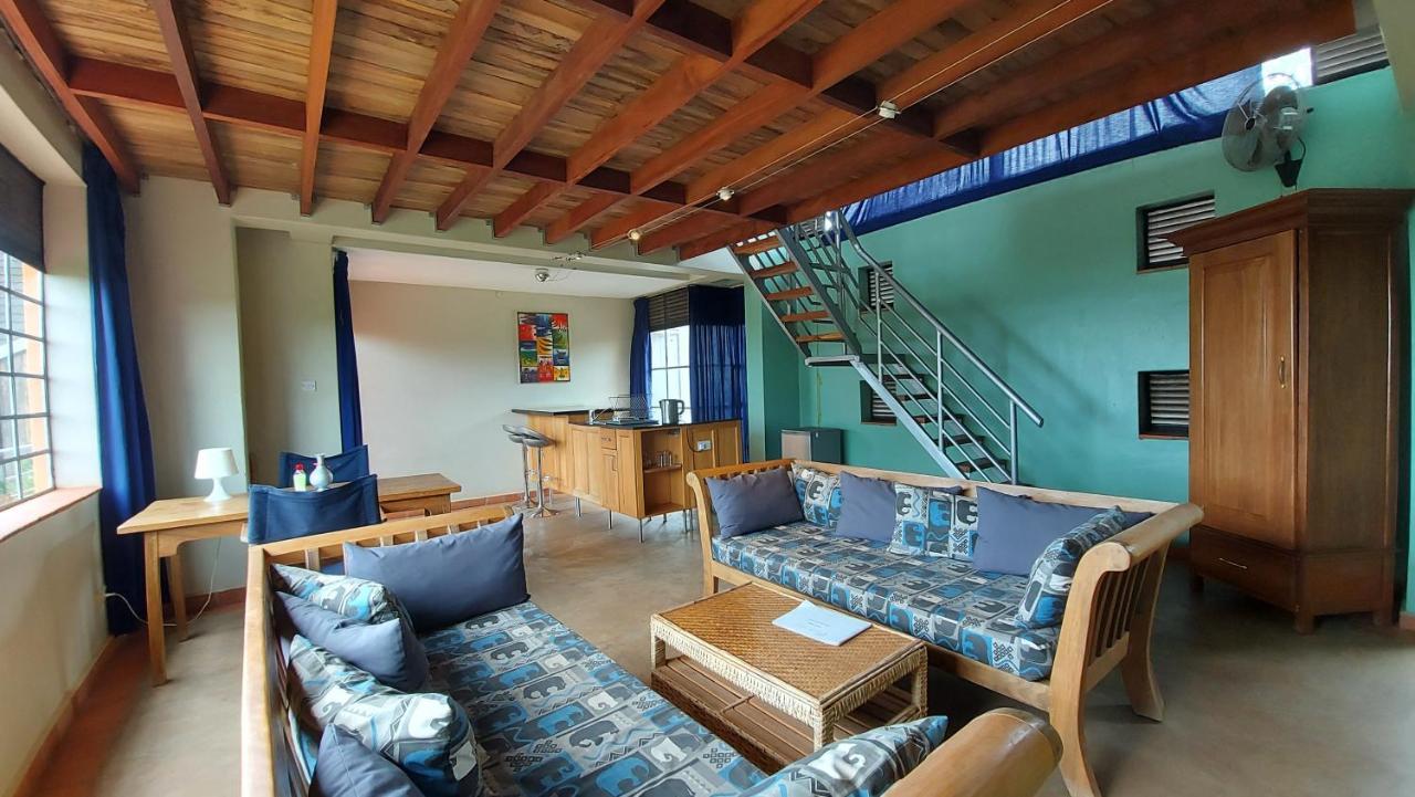 Yellow Haven Lodge คัมพาลา ภายนอก รูปภาพ