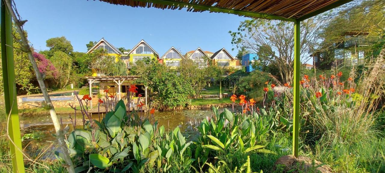 Yellow Haven Lodge คัมพาลา ภายนอก รูปภาพ