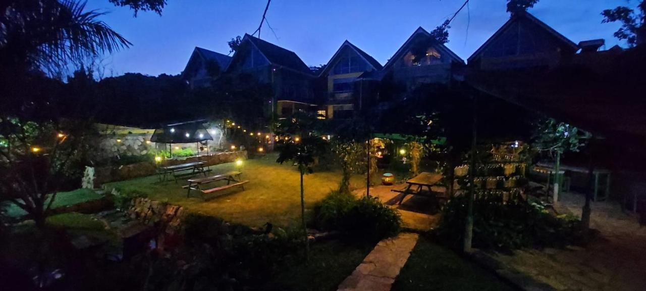 Yellow Haven Lodge คัมพาลา ภายนอก รูปภาพ