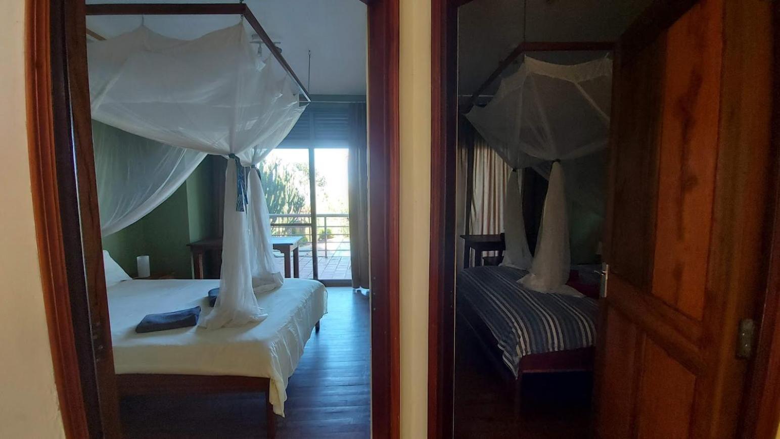 Yellow Haven Lodge คัมพาลา ภายนอก รูปภาพ