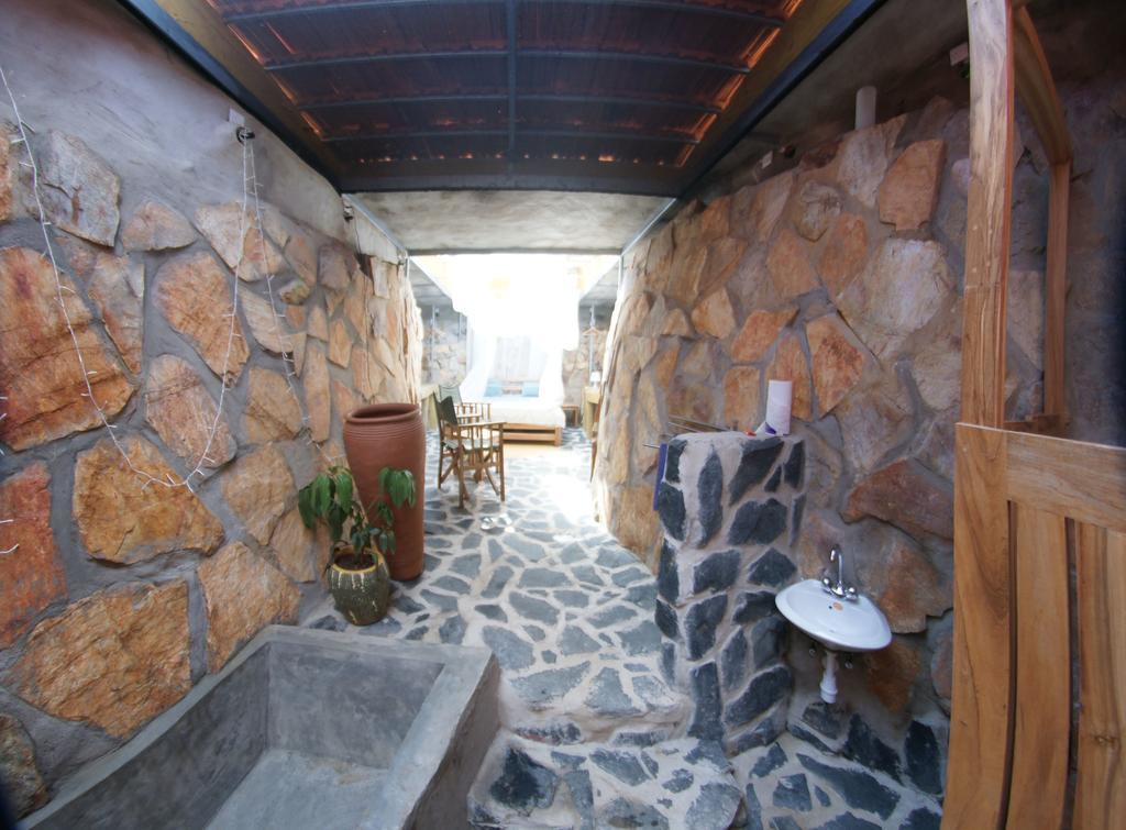 Yellow Haven Lodge คัมพาลา ภายนอก รูปภาพ