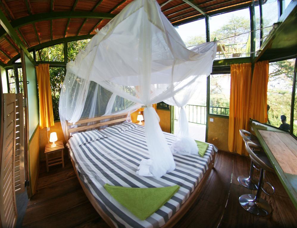 Yellow Haven Lodge คัมพาลา ภายนอก รูปภาพ